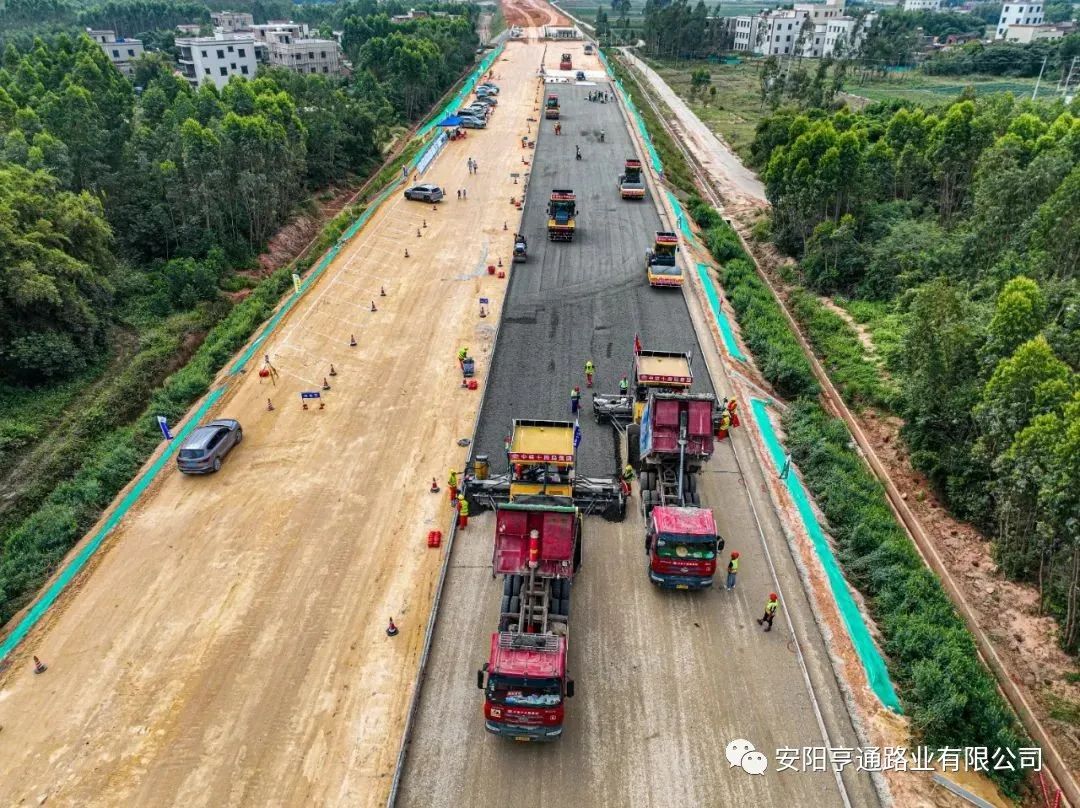 【省重 點項目】3D技術“打印”高速公路，南三島大橋項目進入路面工程施工階段